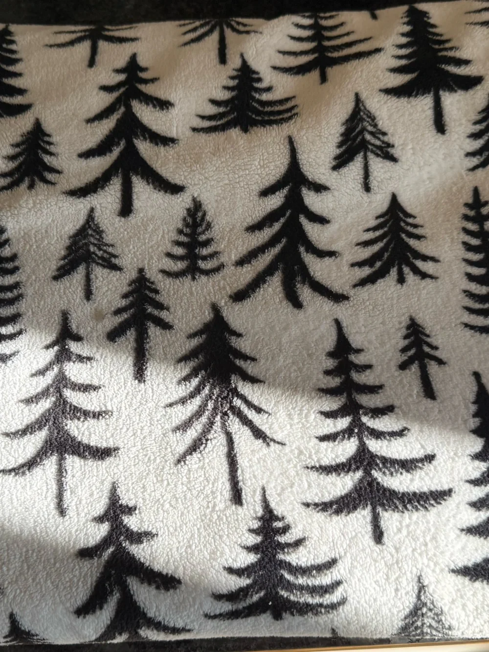 Holiday Winter Plush Throw Blanket 50” x 70” black pine tree pattern Cozy